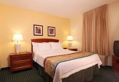 TownePlace Suites by Marriott Louisville North4