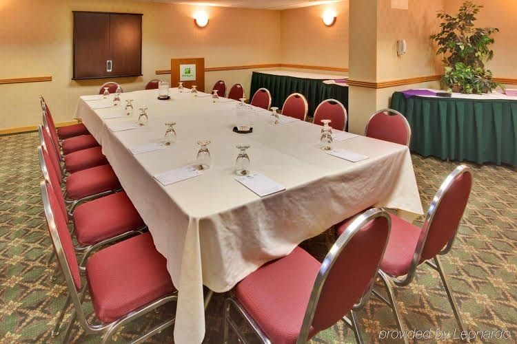 Lexington Hotel - Rochester Airport1