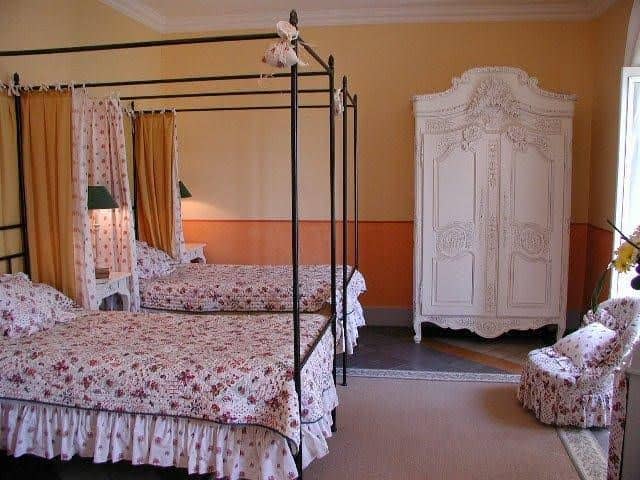 Hostellerie du Chateau des Fines Roches Hostellerie du Chateau des Fines Roches