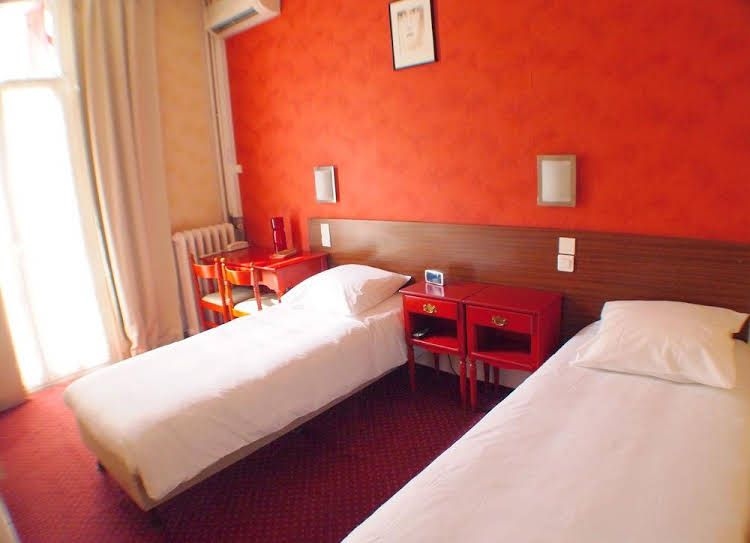 Hotel Cecil0