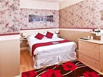 The Berwyn Hotel4