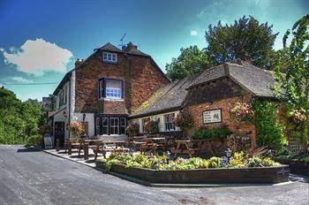 เดอะ แบล็ค ฮอร์ส อินน์ (The Black Horse Inn)0