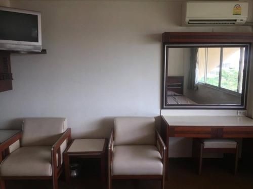 Thepnakorn Hotel2