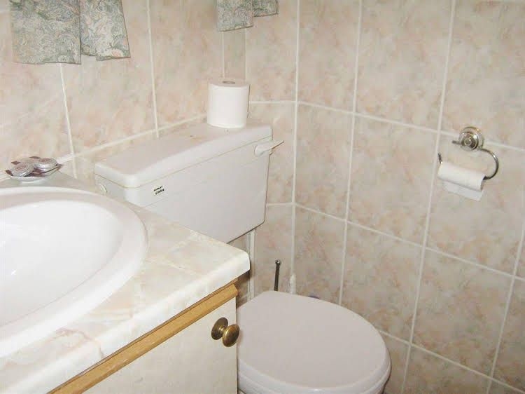 Dunedin Guest House1