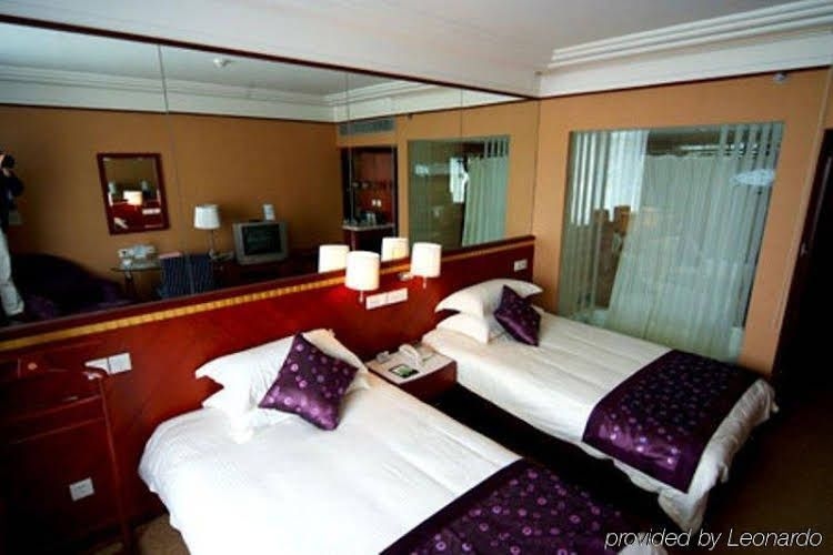 Blue Palace Hotel0