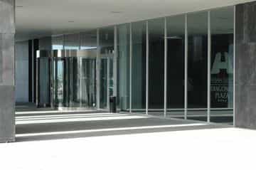 Diagonal Plaza