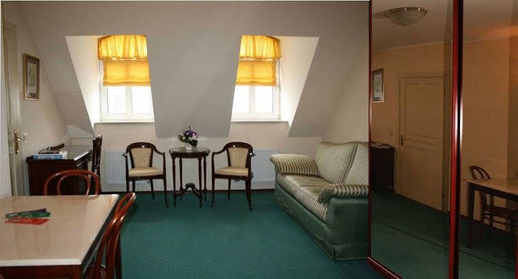 Medea Hotel3