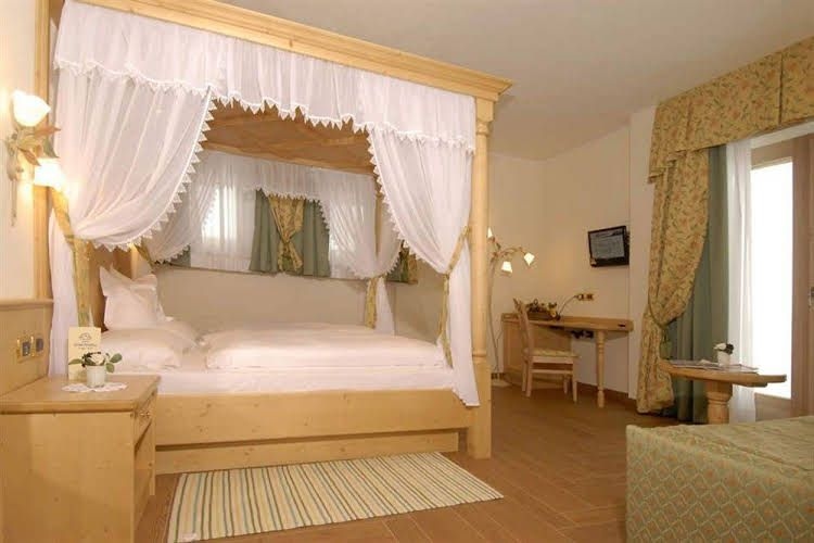 Hotel Paradiso3