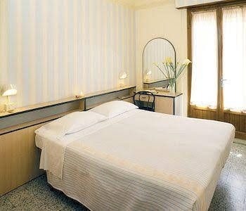 Hotel Jolie1