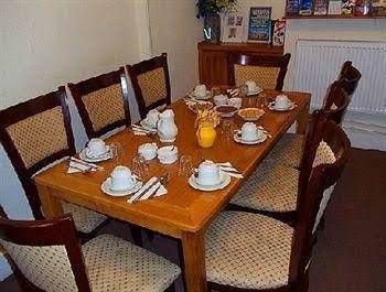 Holly House Hotel4