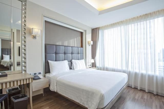 SUITE ONE BEDROOM