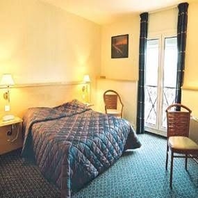 Logis Hotel Le Bourbon0