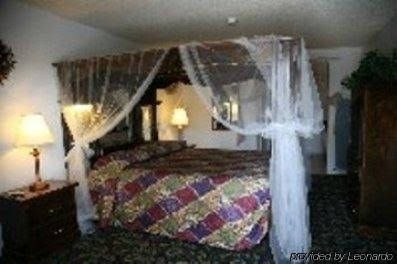 Ambassador Inn Fresno4