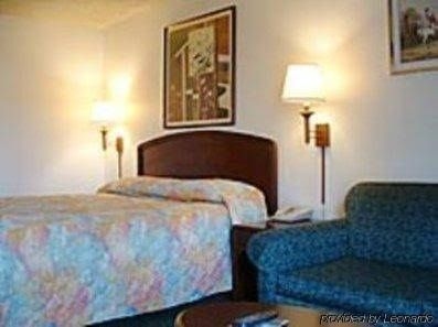 Ambassador Inn Fresno2