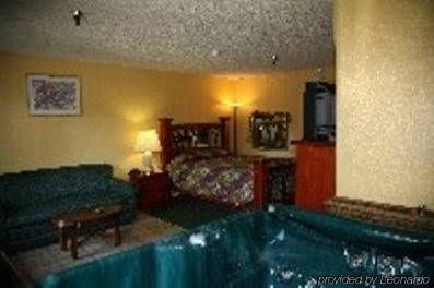 Ambassador Inn Fresno3