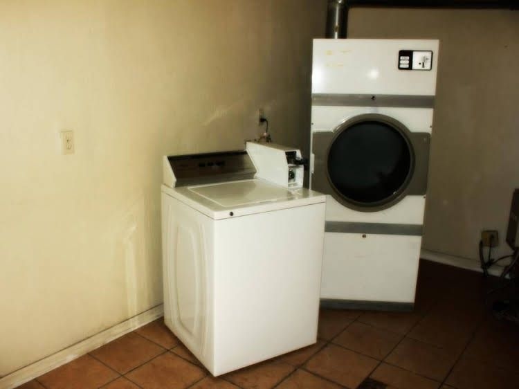 Executive Inn2