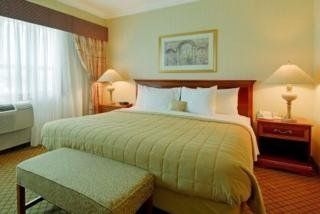 Holiday Inn Select Oakville0