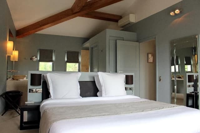 SUITE EXECUTIVE