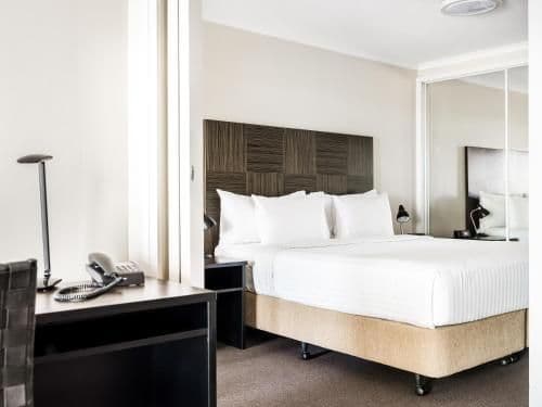 One-Bedroom Apartment with Harbour View