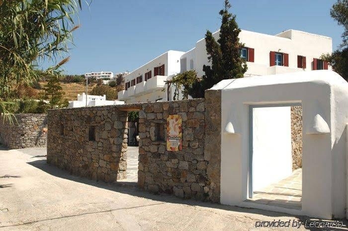 Psarou Beach Hotel4