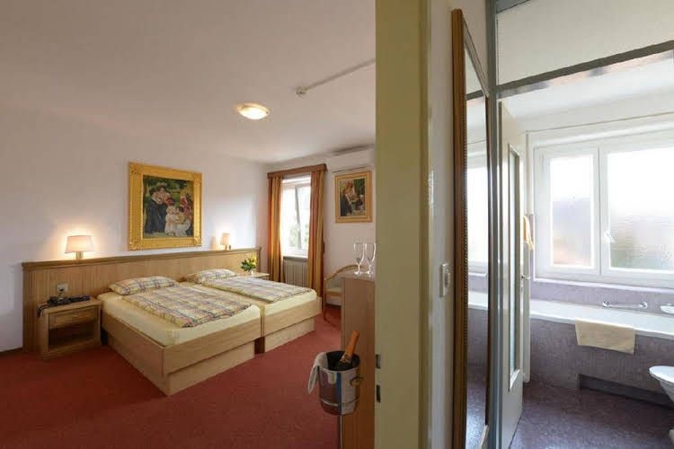 Hotel Dischma1
