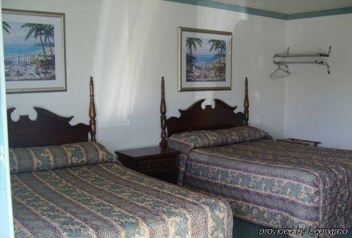 Town and Country Inn2