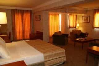 Julian Club Hotel