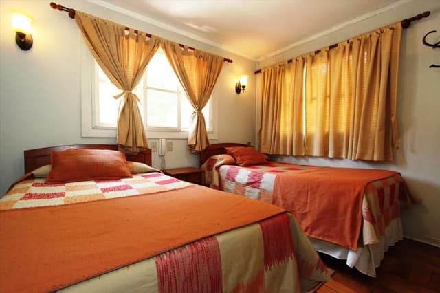 DOUBLE WITH DOUBLE BED