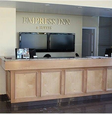 Empress Inn and Suites by the Falls Empress Inn and Suites by the Falls