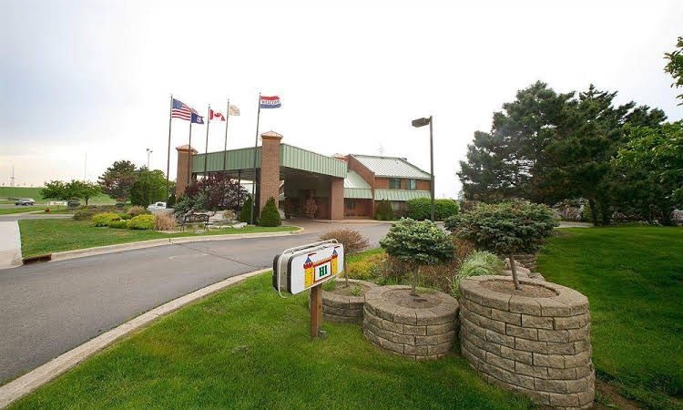Marvin's Garden Inn1