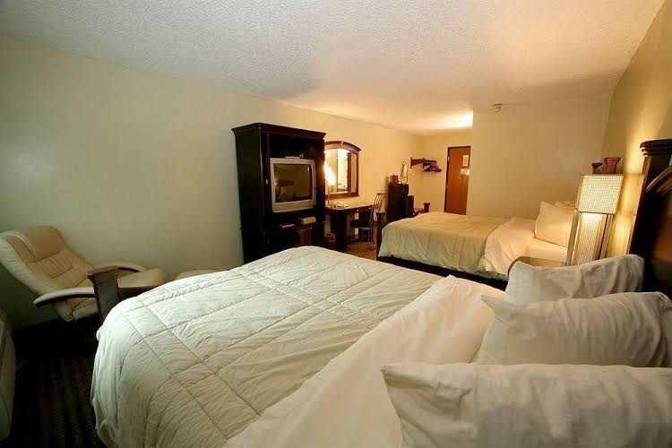 Marvin's Garden Inn2