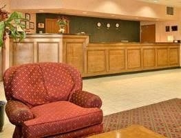 Ramada Inn & Suites Franklin0