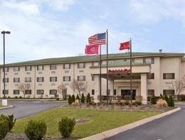 Ramada Inn & Suites Franklin1