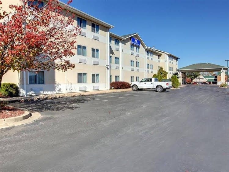 Americas Best Value Inn and Suites Saint Charles2