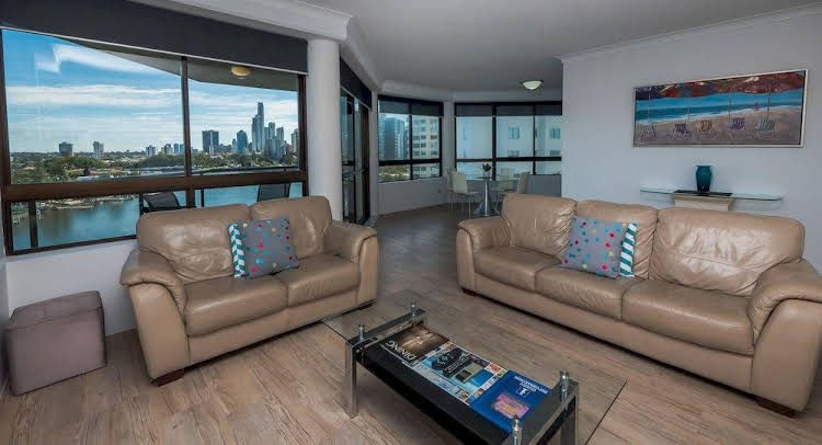 เซิร์ฟเฟอร์ส ฮาวายเอียน อพาร์ตเมนต์ส (Surfers Hawaiian Apartments)2