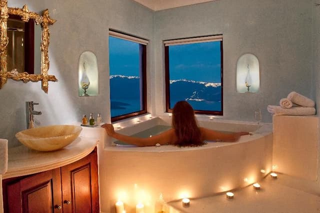 SUITE WITH JACUZZI