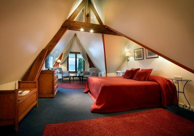 JUNIOR SUITE LAKE VIEW