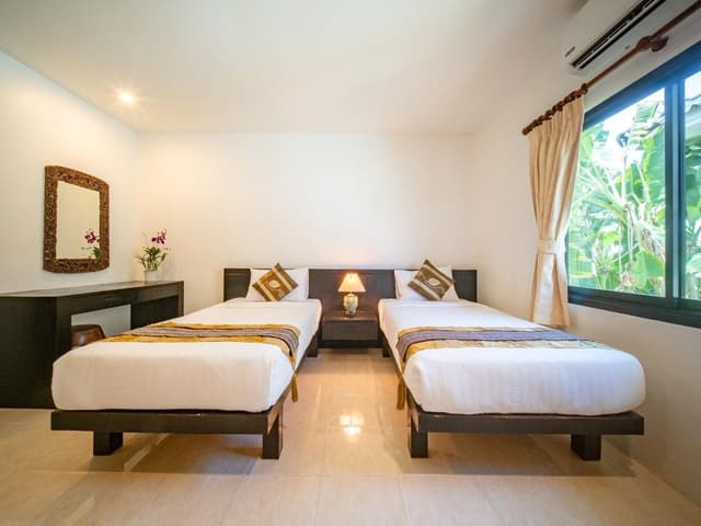 Standard Twin Room with Balcony