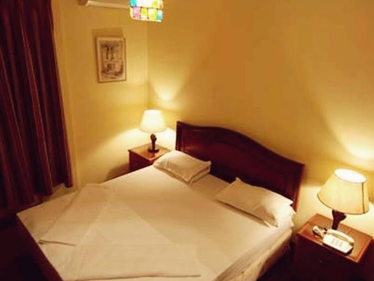 Al Rashid Hotel3