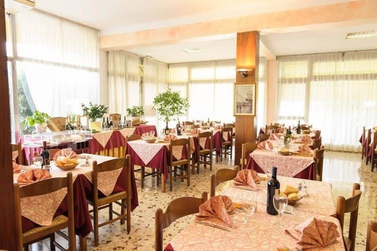 Hotel Marchina0