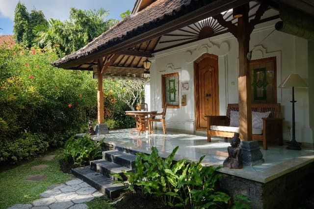 BUNGALOW DELUXE
