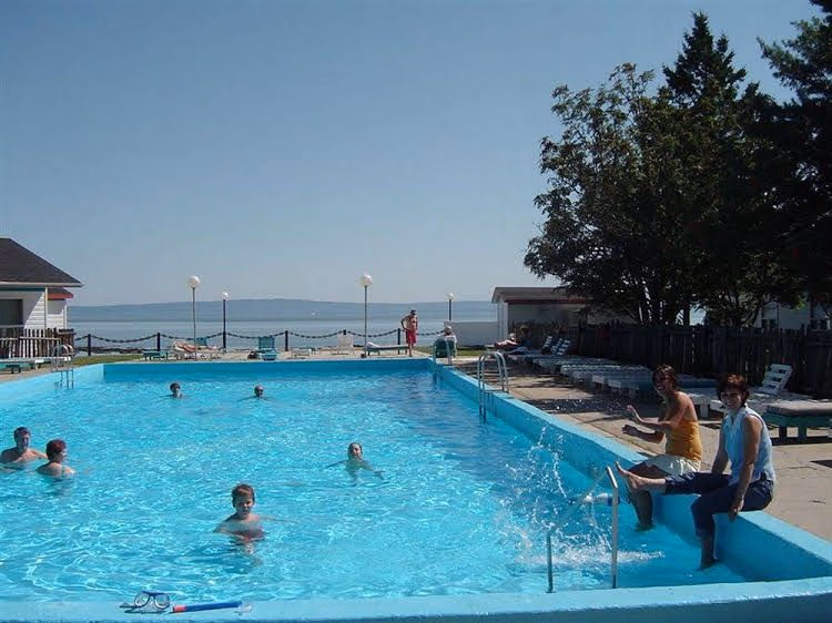 Hotel La Roche Pleureuse2