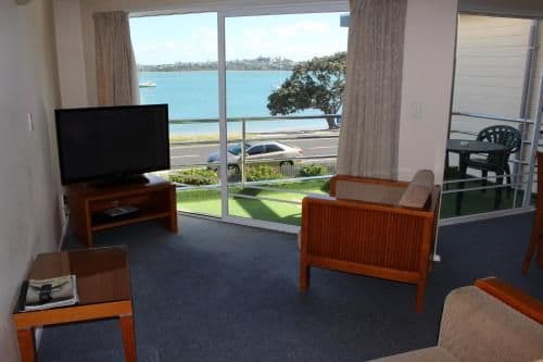 One-Bedroom Suite with Loft and Sea View - Upper Floor