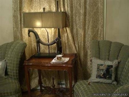 Mozart Guest House Seattle Bed and Breakfast3