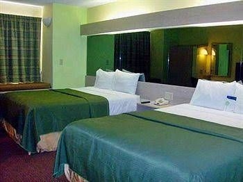 Motel 6 University1