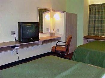 Motel 6 University3