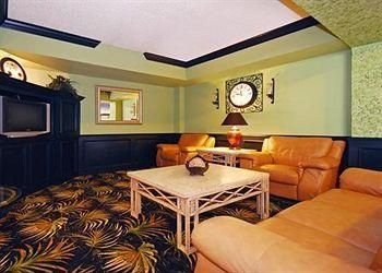 Quality Inn and Suites on the Beach4