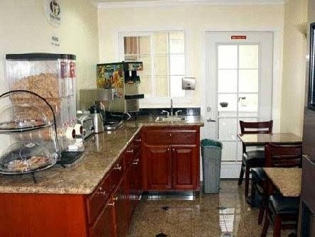Americas Best Value Inn Old Sacramento1