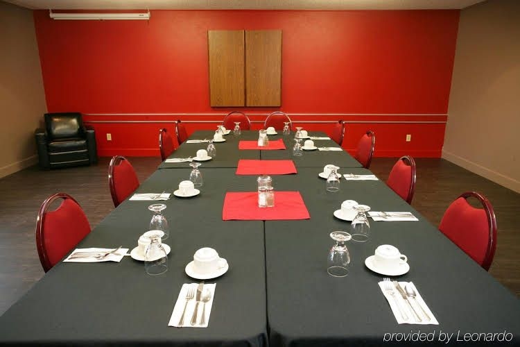 Stanford Inn - Grande Prairie0
