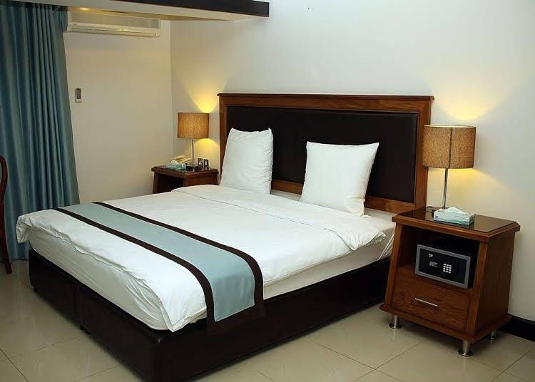 Raed Hotel2